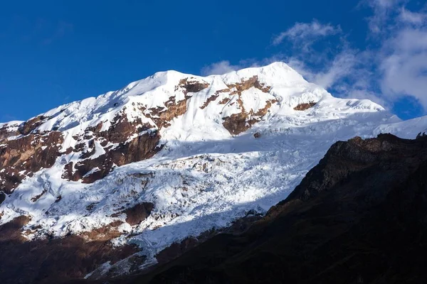 Vista glaciar da montanha da trilha de trekking Choquequirao — Fotografia de Stock