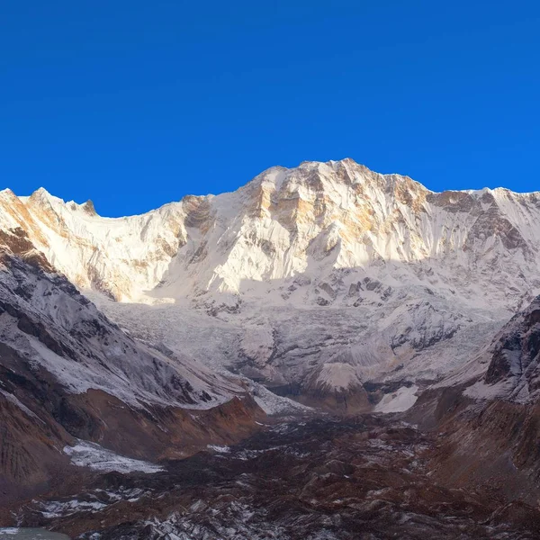Mount Annapurna van Annapurna Zuid basiskamp — Stockfoto