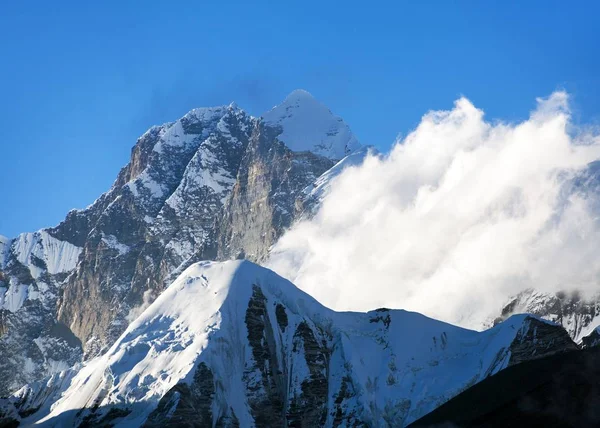 Vista do Everest Lhotse e Lhotse Shar do vale do Barun — Fotografia de Stock