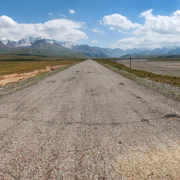 Pamir mountains Pamir highway M41 international road — Stock Photo, Image