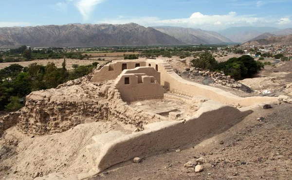 Los Paredones - historic ruins of incan castle in Nazca — Stock Photo, Image
