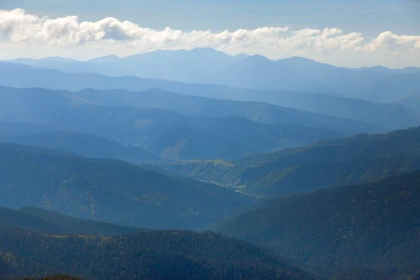 Ukraine Carpathian mountains, blue horizons — Stock Photo, Image