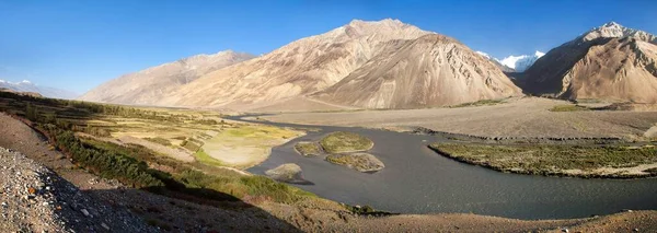 Panj floden och Hindukush bergen panoramautsikt — Stockfoto
