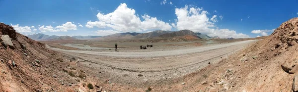 Pamir Highway Pamirskij Trakt Panoramic View Cyclist Landscape Pamir Highway — Stock Photo, Image