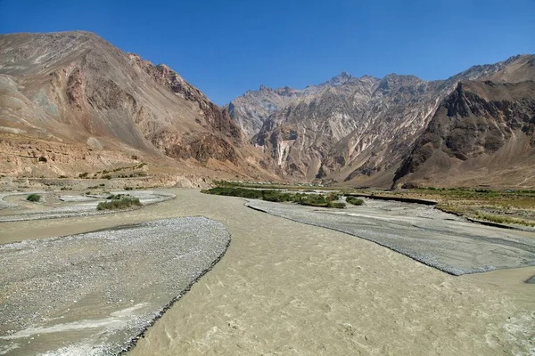 파미르 산맥의 판지는 다리야 상부입니다 파노라마 타지키스탄 아프가니스탄 — 스톡 사진