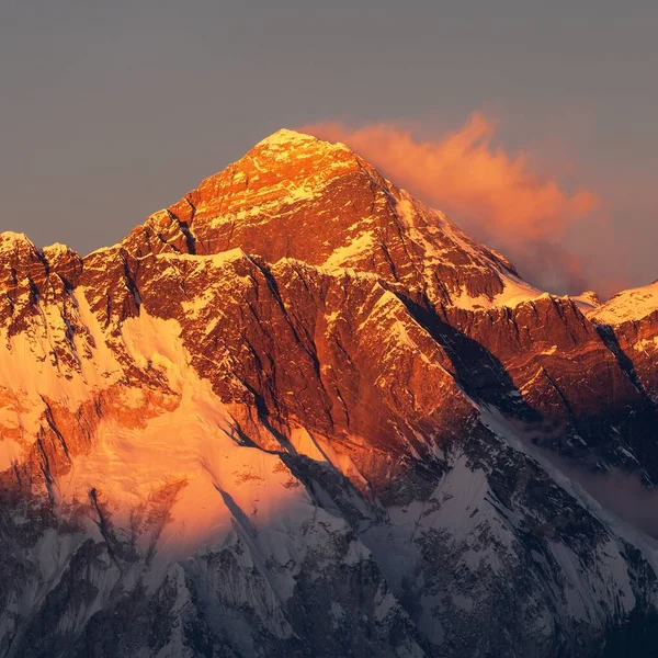 Abend Sonnenuntergang Rot Gefärbte Ansicht Des Mount Everest Mit Schönen — Stockfoto