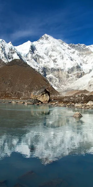 Mount Cho Oyu Reflecteren Meer Weg Naar Cho Oyu Basiskamp — Stockfoto