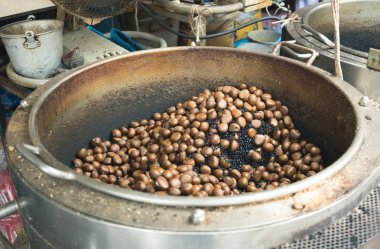 Kestane Gimyong Market Hatyai Tayland büyük pot kavurma