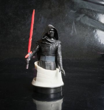 Trang Tayland - 08 Aralık 2017: Stüdyo çekim Kylo Ren büstü şekil sf sinema Trang Köyü'nde Star Wars serisinden.