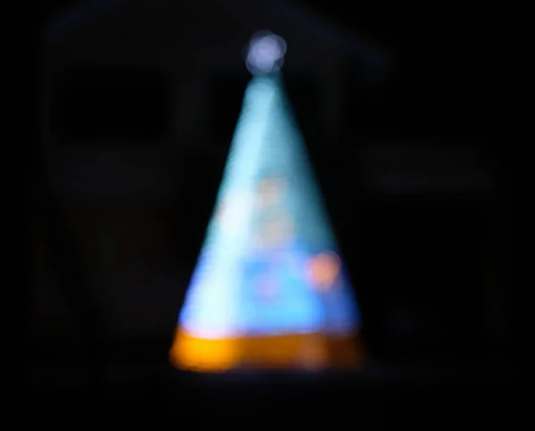 Árbol Navidad Azul Desenfocado Oscuridad —  Fotos de Stock