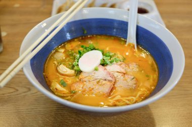 Ramen noodle pork. Yemek için hazır