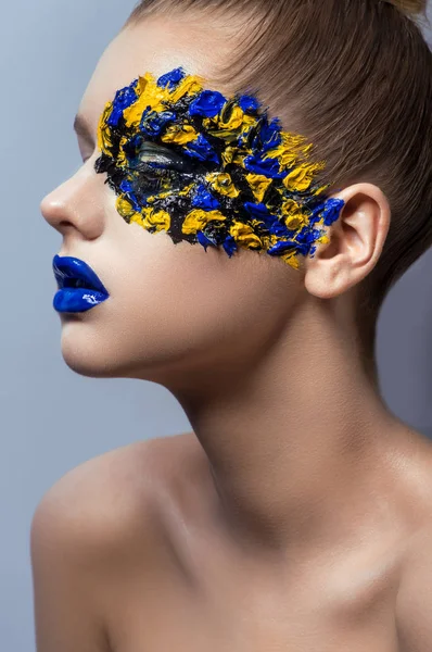 Mulher com maquiagem elegante — Fotografia de Stock