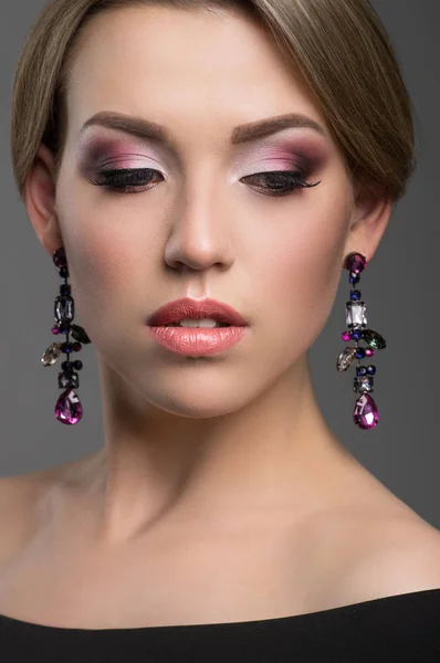 Mulher com maquiagem elegante — Fotografia de Stock