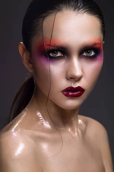Žena s módní make-upu — Stock fotografie