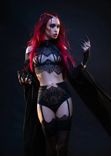 Ung Kvinna Gotisk Stil Kostym Poserar — Stockfoto