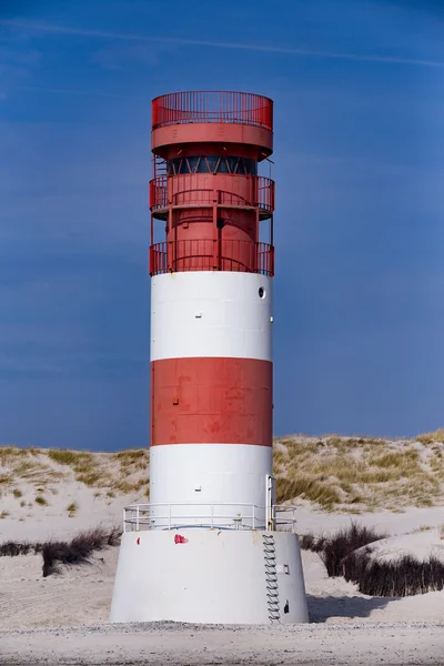 Faro a Heligoland isola di dune — Foto Stock
