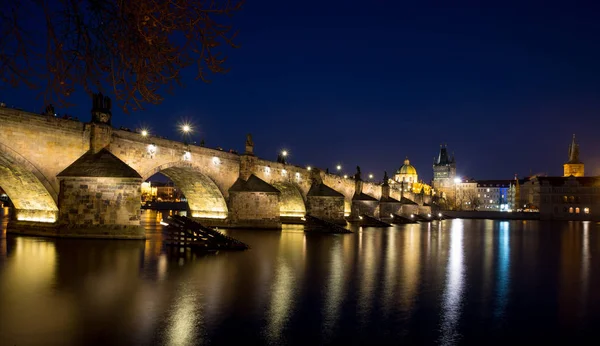 Night photo of Prague Old Town (Smetanovo Nabrezi) — Stock Photo, Image