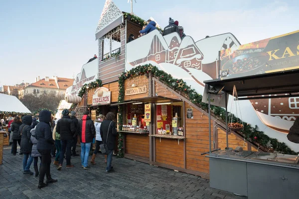 Mercado de Navidad en la Plaza de la Ciudad Vieja de Praga —  Fotos de Stock