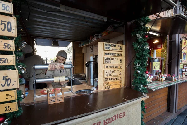 Christmas market at Old Town Square in Prague — Stock Photo, Image
