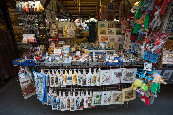 Souvenir shop at famous Havels Market in first week of Advent in Christmas — Stock Photo, Image