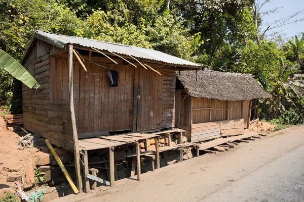 Afrikanske malagasy hytter i Andasibe-regionen - Stock-foto