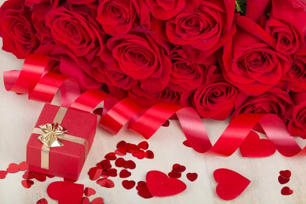 Valentine gift red roses — Stock Photo, Image