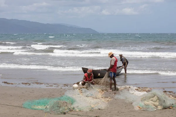 Yerel Madagaskarlı balıkçılar balıkçılık deniz, Madagaskar
