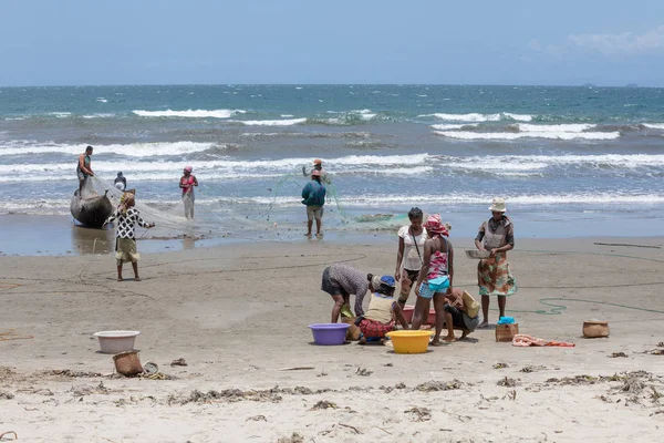 Yerel Madagaskarlı balıkçılar balıkçılık deniz, Madagaskar