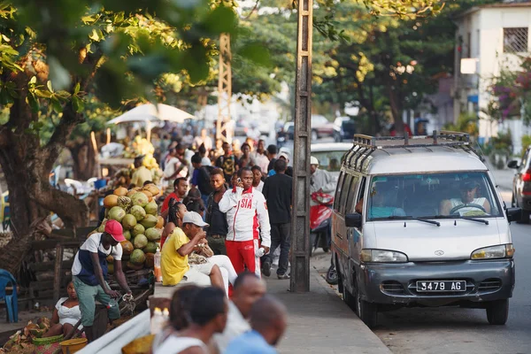 Street life in Toamasina city, Madagascar — Stock Photo, Image