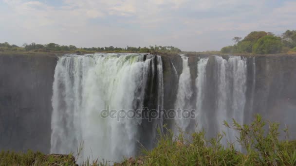Victoria falls, zimbabwe, afrikanische wildnislandschaft — Stockvideo