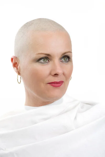 Gyönyörű középkorú nő rákos beteg, szőr nélkül — Stock Fotó