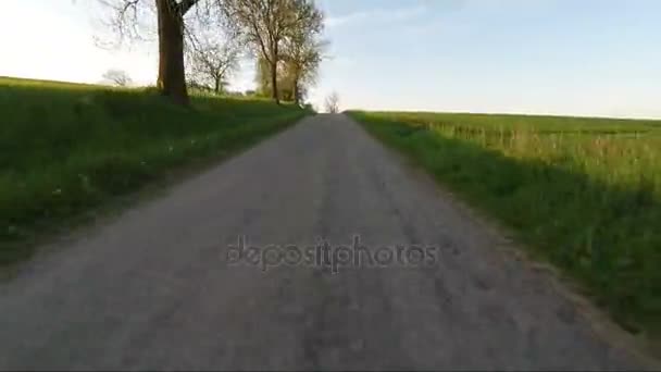 Hyperlapse samochodem na wiosnę wsi — Wideo stockowe