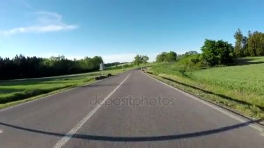 Araba sürücü bahar kırsal kırsal kesimde