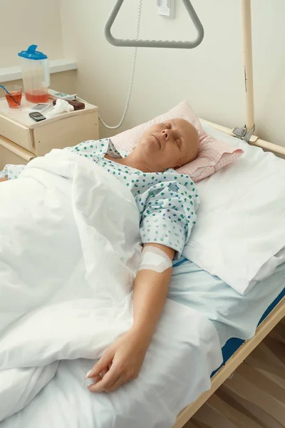 Woman patient with cancer in hospital — Stock Photo, Image
