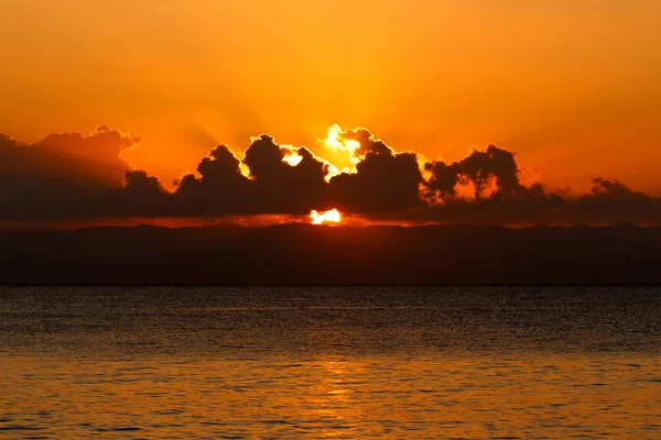 Vacker solnedgång över havet, Madagaskar — Stockfoto