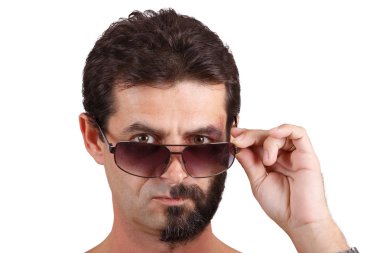 yarısı adam portresi yüz tıraş