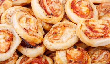 ev yapımı pastırma salyangoz Hawai pizza gibi