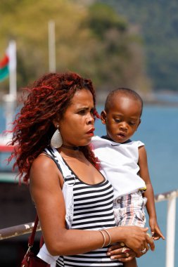 Güzel Madagaskar çocuklu kadınla, Madagaskar, gürültü