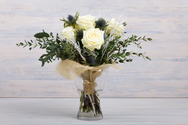 Bouquet of fresh white yellow roses — Stock Photo, Image