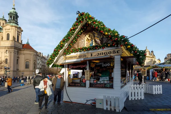 Christmas market at Old Town Square in Prague — Stock Photo, Image