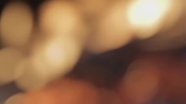 arka plan ufuk şömine alevler parlayan ve woods yanan arka plan için bokeh etkisi ile