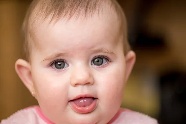 Schattige baby babymeisje — Stockfoto