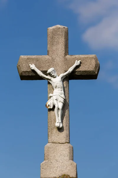 イエスの像が路傍の神社 — ストック写真