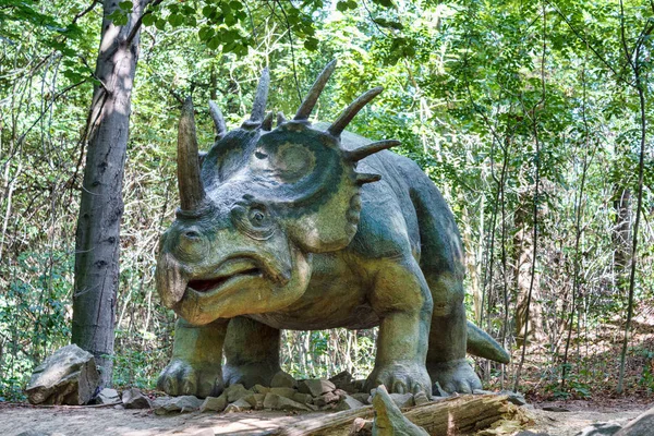 Prehistoric dinosaur styracosaurus in nature — Stock Photo, Image