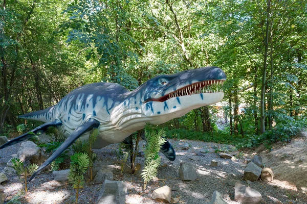 Prehistoric dinosaurs Tylosaurus in wildlife — Stock Photo, Image