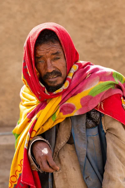 Mendiant vieil homme dans la rue, Aksum, Ethiopie Afrique — Photo