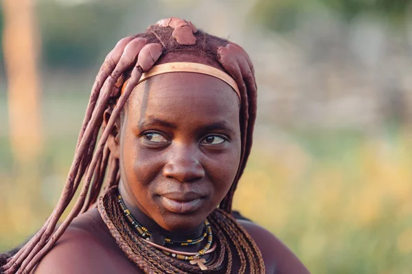 Retrato de mujer himba, Namibia África — Foto de Stock