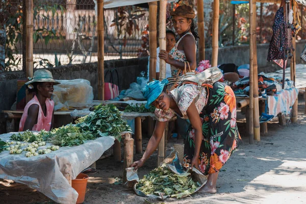 Malagasy marketplace on main street of Maroantsetra, Madagascar — Stock Photo, Image