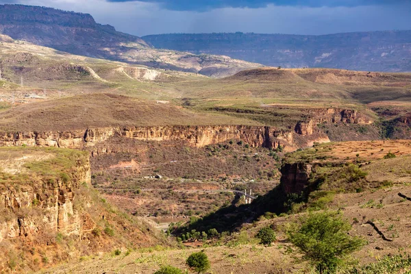 Paisaje de montaña con cañón, Etiopía — Foto de Stock