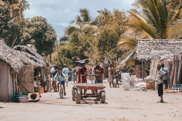 Malagassiska bemannar vardag i Madagaskar — Stockfoto